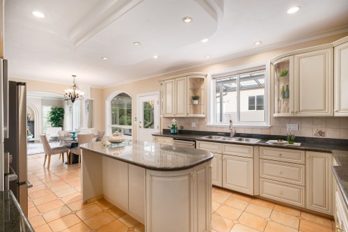 6111 Kitchener Street, Burnaby, BC 