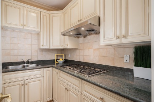 6111 Kitchener Street, Burnaby, BC 