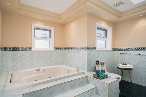 6111 Kitchener Street, Burnaby, BC 