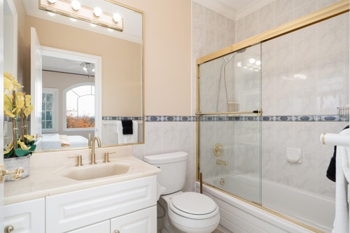 6111 Kitchener Street, Burnaby, BC 