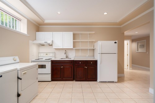 6111 Kitchener Street, Burnaby, BC 