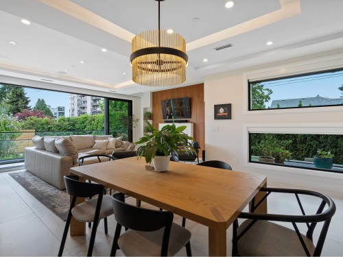 1295 Duchess Avenue, West Vancouver, BC 