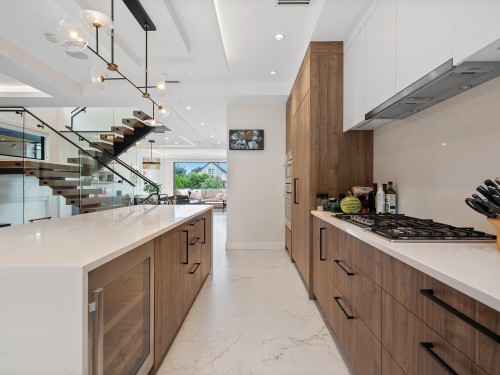 1295 Duchess Avenue, West Vancouver, BC 