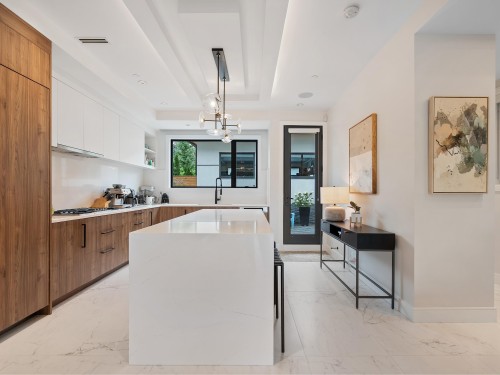 1295 Duchess Avenue, West Vancouver, BC 