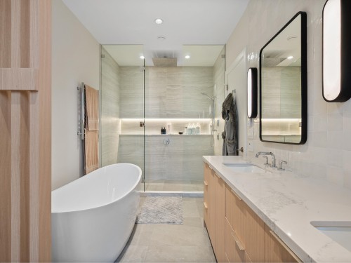 1295 Duchess Avenue, West Vancouver, BC 