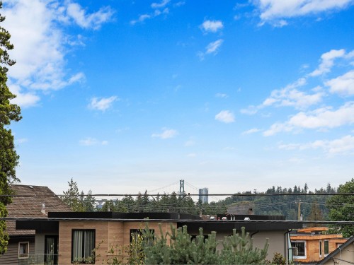 1295 Duchess Avenue, West Vancouver, BC 