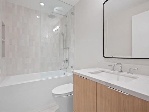 1295 Duchess Avenue, West Vancouver, BC 