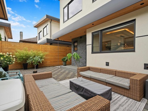 1295 Duchess Avenue, West Vancouver, BC 