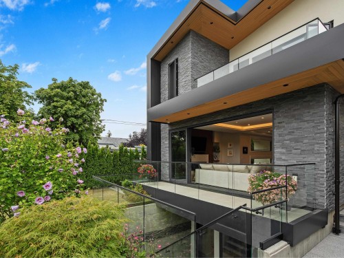 1295 Duchess Avenue, West Vancouver, BC 