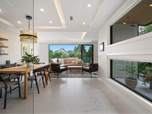 1295 Duchess Avenue, West Vancouver, BC 