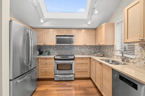 3274 1St Avenue W, Vancouver, BC 