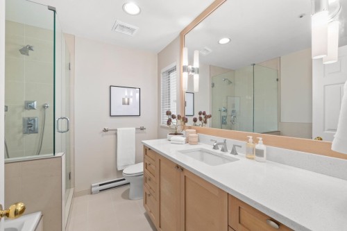 3274 1St Avenue W, Vancouver, BC 