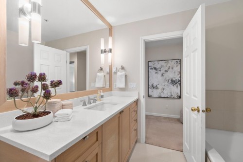 3274 1St Avenue W, Vancouver, BC 