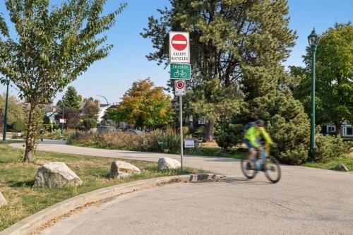 3274 1St Avenue W, Vancouver, BC 