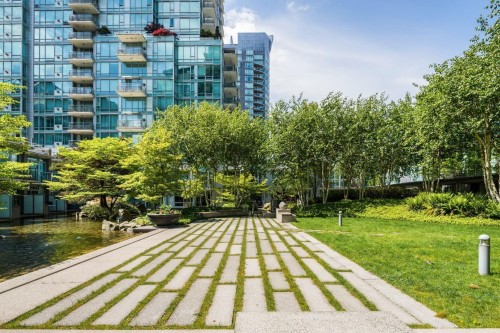 1701-499 Broughton Street, Vancouver, BC 