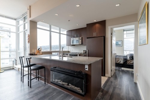 3202-2978 Glen Drive, Coquitlam, BC 