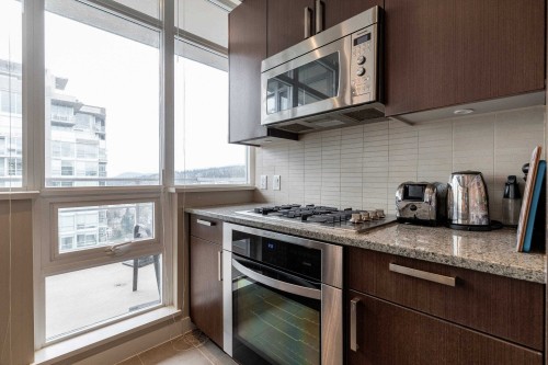 3202-2978 Glen Drive, Coquitlam, BC 