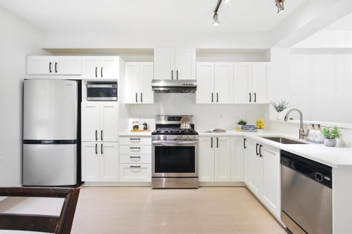 10-3065 Dayanee Springs Boulevard, Coquitlam, BC 