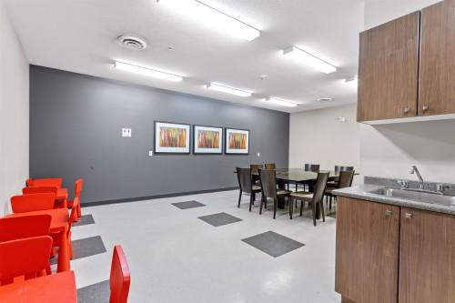 10-3065 Dayanee Springs Boulevard, Coquitlam, BC 