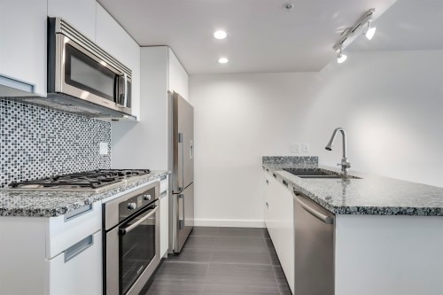 768-2080 Broadway W, Vancouver, BC 