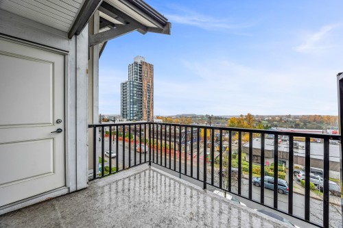 403-827 Roderick Avenue, Coquitlam, BC 