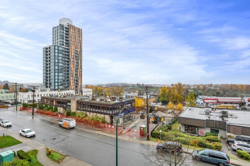 403-827 Roderick Avenue, Coquitlam, BC 