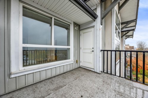 403-827 Roderick Avenue, Coquitlam, BC 