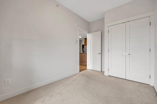 403-827 Roderick Avenue, Coquitlam, BC 