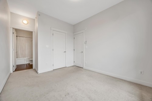 403-827 Roderick Avenue, Coquitlam, BC 