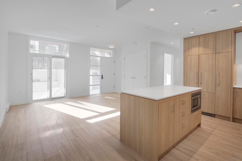 208-6085 Irmin Street, Burnaby, BC 