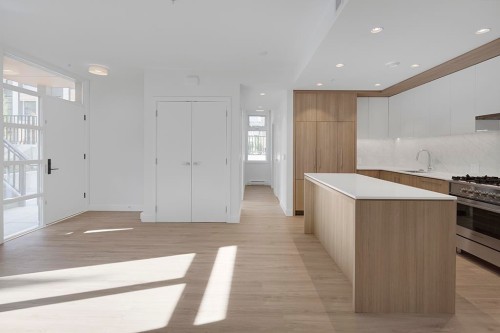 208-6085 Irmin Street, Burnaby, BC 