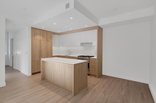 208-6085 Irmin Street, Burnaby, BC 