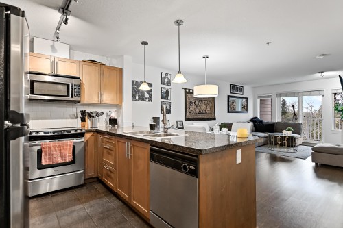 305-12283 224 Street, Maple Ridge, BC 