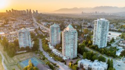 1401-6659 Southoaks Crescent  Burnaby, BC V5E 4M9