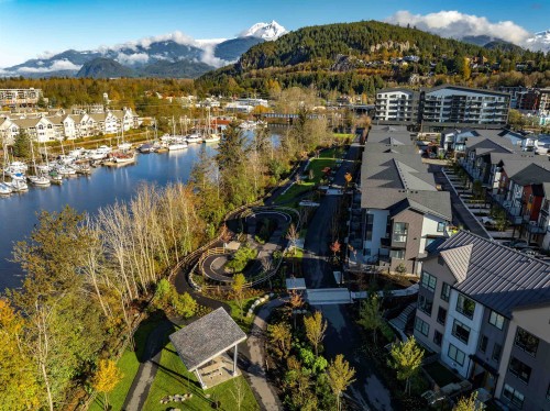 38081 Helm Way, Squamish, BC 