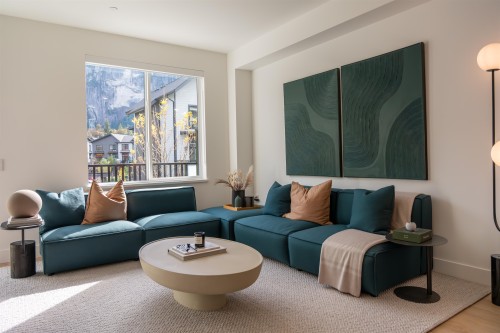 38081 Helm Way, Squamish, BC 