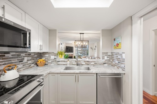 1004-200 Newport Drive, Port Moody, BC 