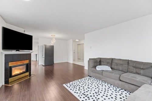 201-38 Leopold Place, New Westminster, BC 