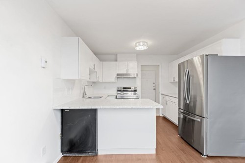 201-38 Leopold Place, New Westminster, BC 