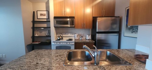 1607-688 Abbott Street, Vancouver, BC 