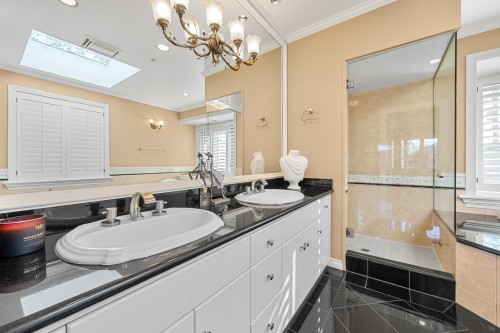 1426 48Th Avenue W, Vancouver, BC 