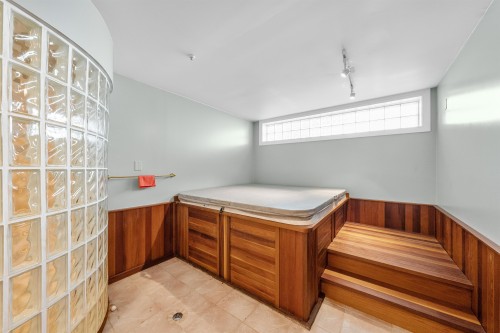 1426 48Th Avenue W, Vancouver, BC 