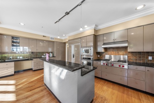 1426 48Th Avenue W, Vancouver, BC 