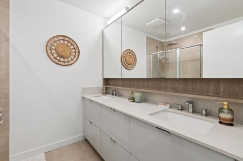 309-128 8Th Street E, North Vancouver, BC 