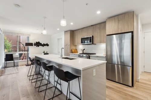 309-128 8Th Street E, North Vancouver, BC 