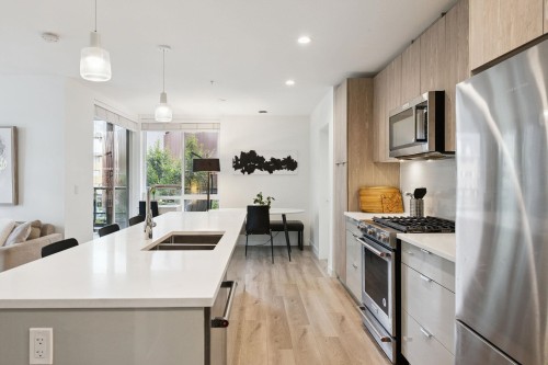 309-128 8Th Street E, North Vancouver, BC 