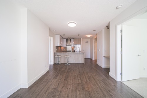 2207-3007 Glen Drive, Coquitlam, BC 