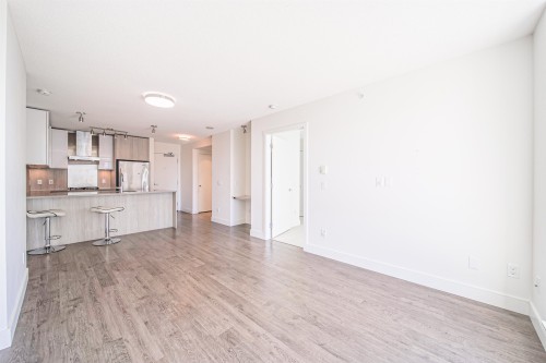 2207-3007 Glen Drive, Coquitlam, BC 