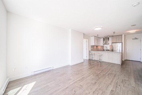 2207-3007 Glen Drive, Coquitlam, BC 