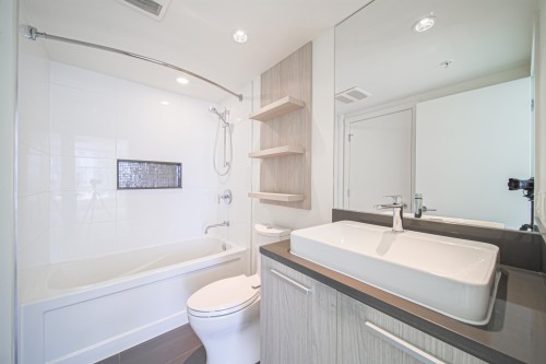 2207-3007 Glen Drive, Coquitlam, BC 